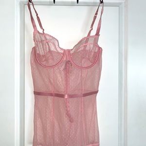 Lingerie, never worn Victoria secret size L baby pink